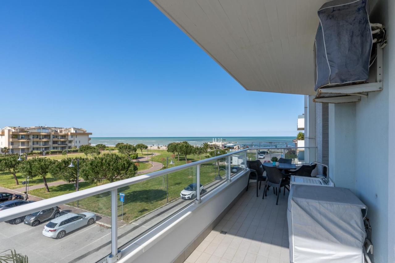Residenze Roscioli Aparthotel Roseto Degli Abruzzi Exterior photo
