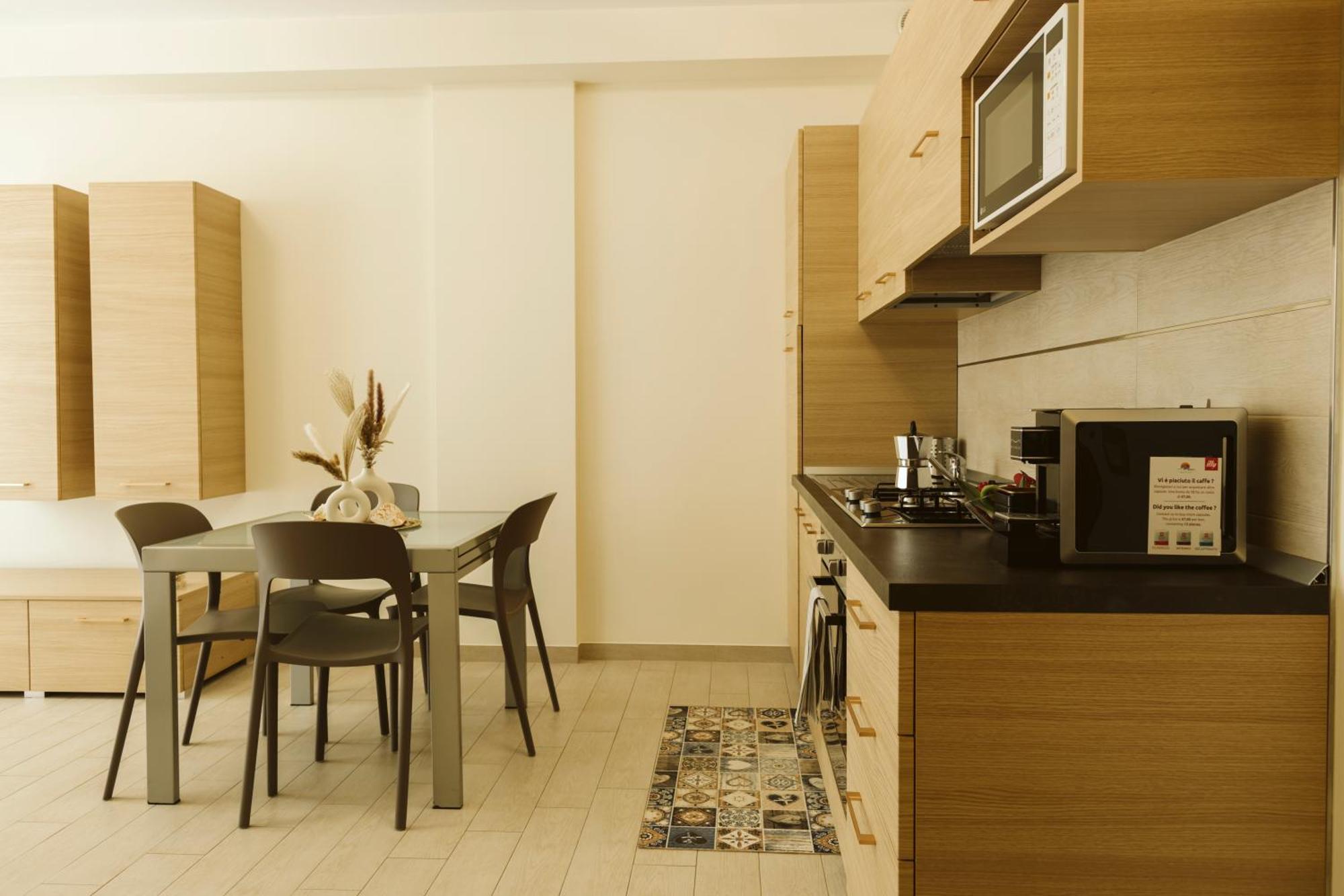 Residenze Roscioli Aparthotel Roseto Degli Abruzzi Exterior photo