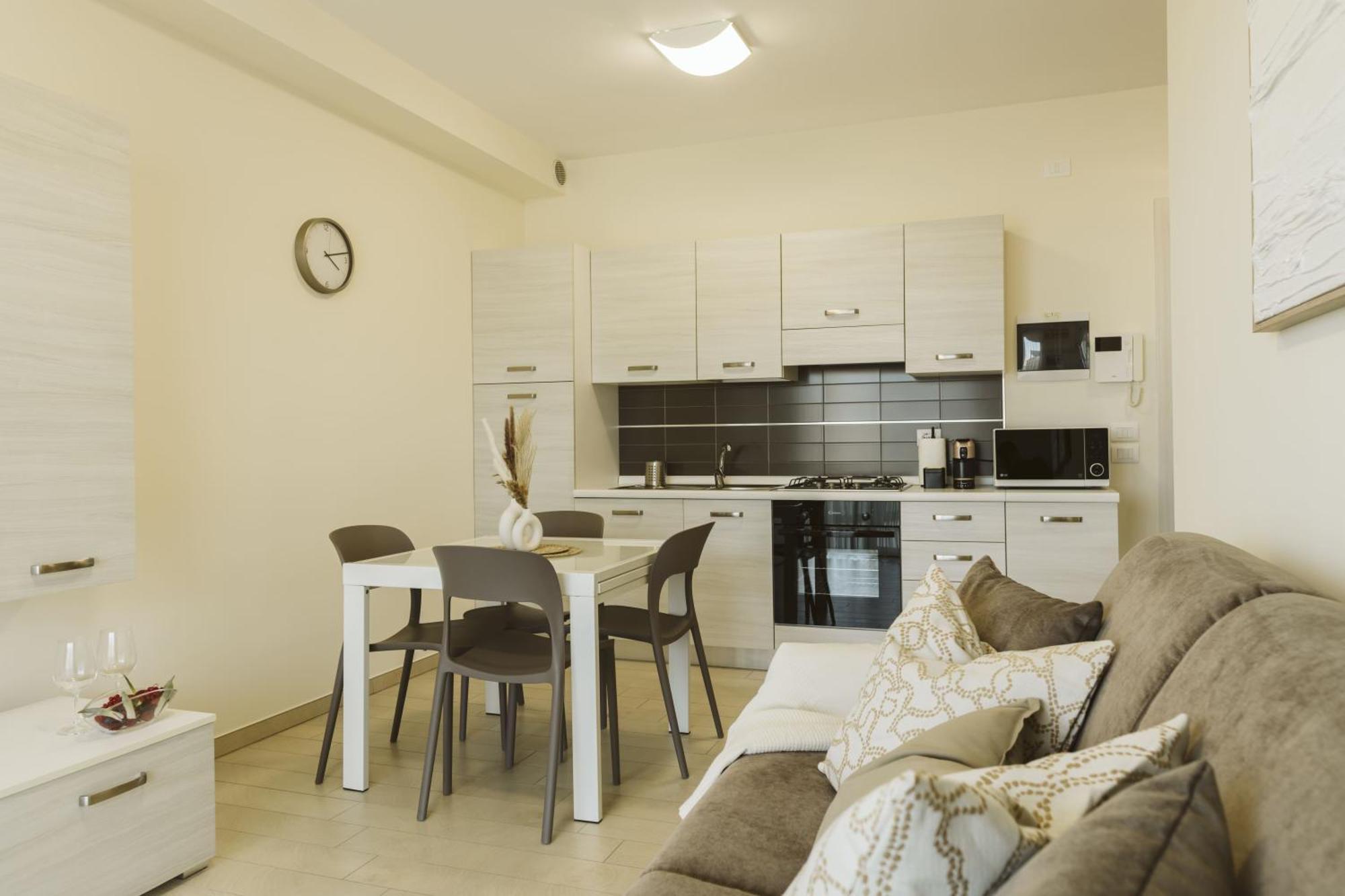 Residenze Roscioli Aparthotel Roseto Degli Abruzzi Exterior photo