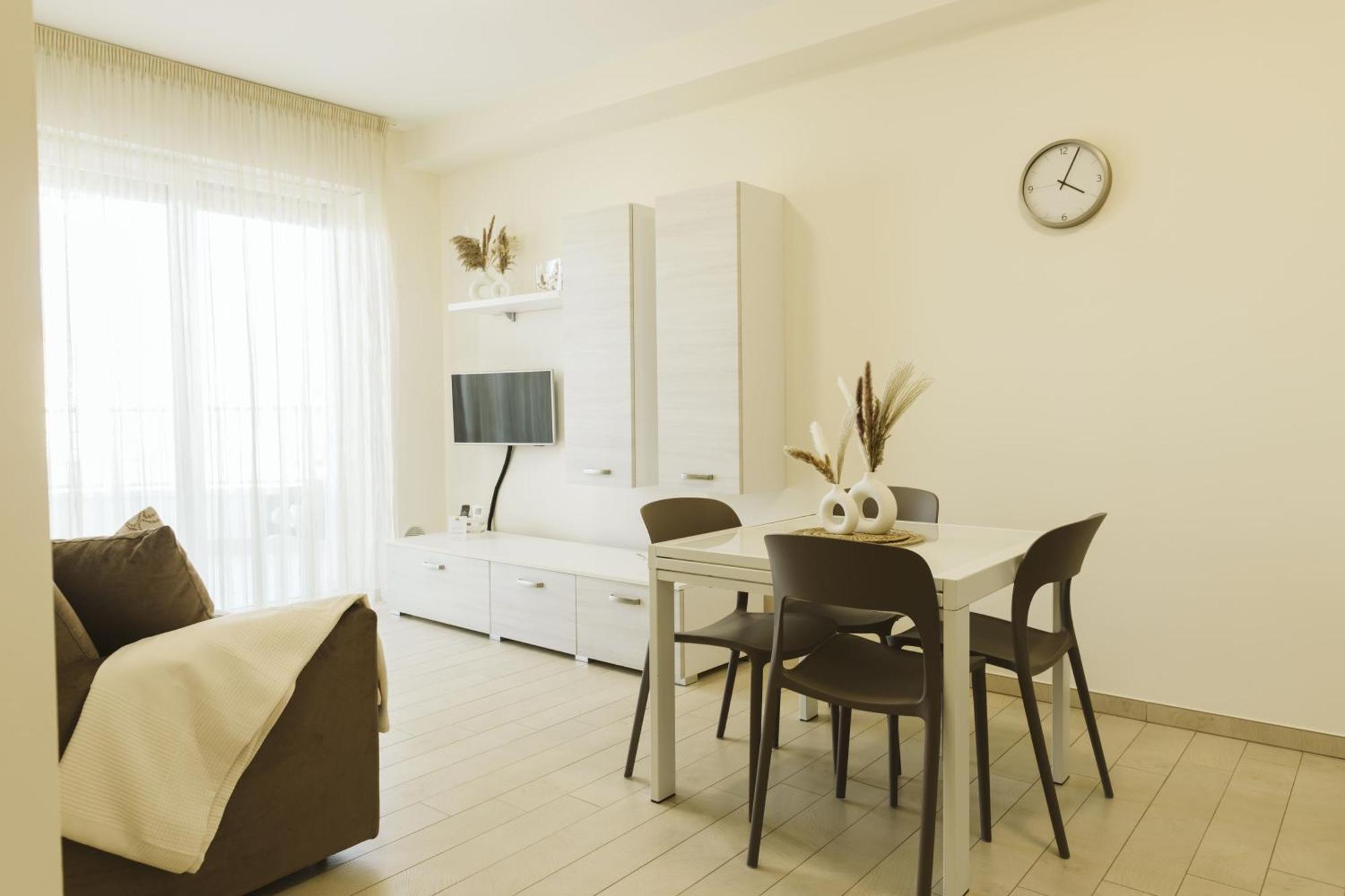 Residenze Roscioli Aparthotel Roseto Degli Abruzzi Exterior photo