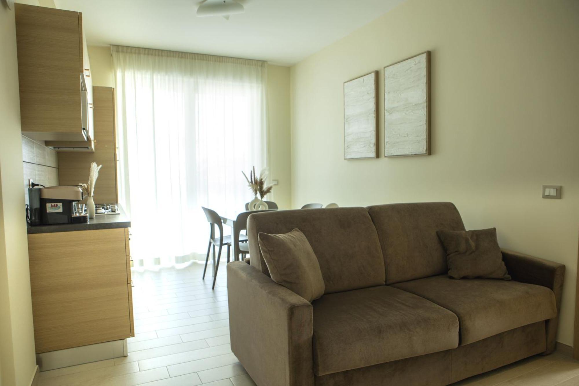 Residenze Roscioli Aparthotel Roseto Degli Abruzzi Exterior photo